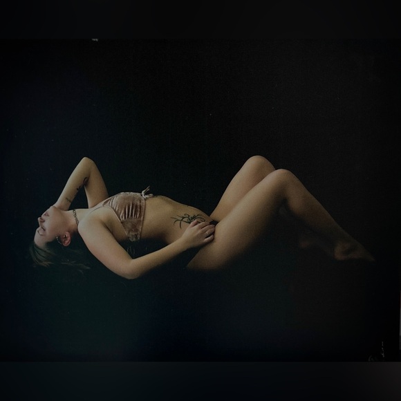 Swimsuit Model Printed on
Canvas *SUPER HOT* Signed /
18×24" 18+ - Picture 1 of 1